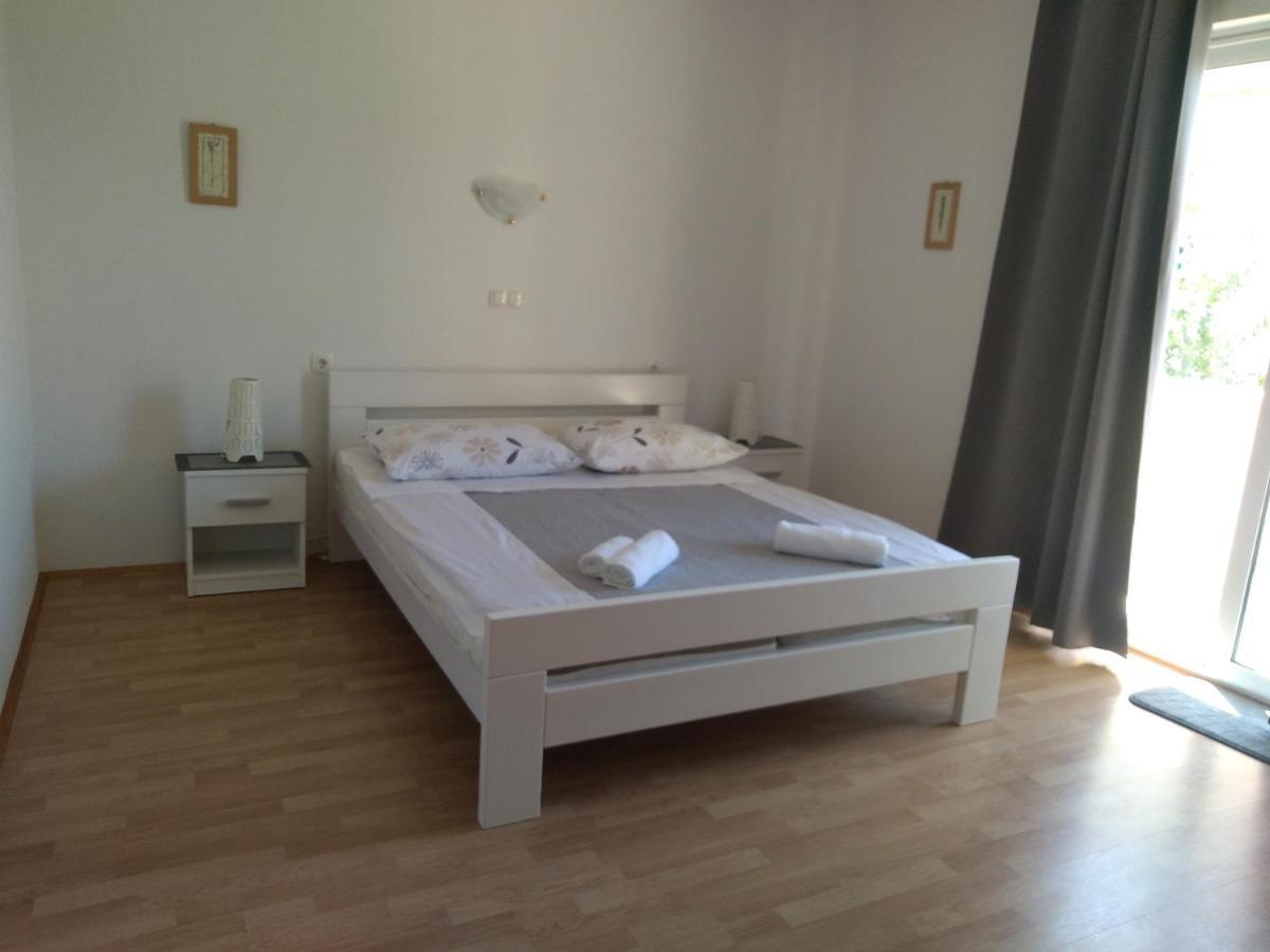 Apartments Kampor Damira 拉布 外观 照片